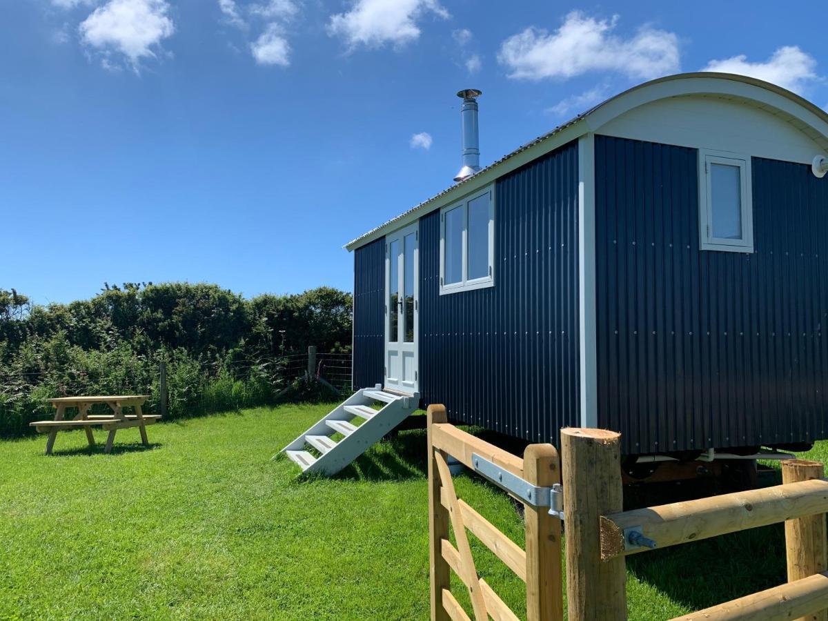 Ewe With A View Sea View Shepherds Huts Breage Kültér fotó