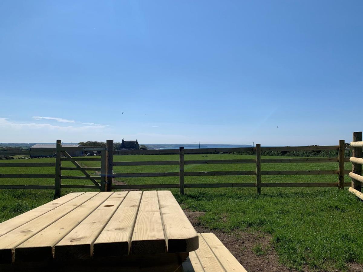 Ewe With A View Sea View Shepherds Huts Breage Kültér fotó