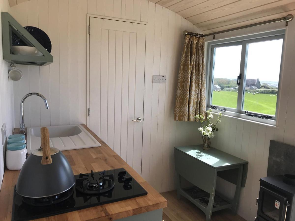 Ewe With A View Sea View Shepherds Huts Breage Kültér fotó